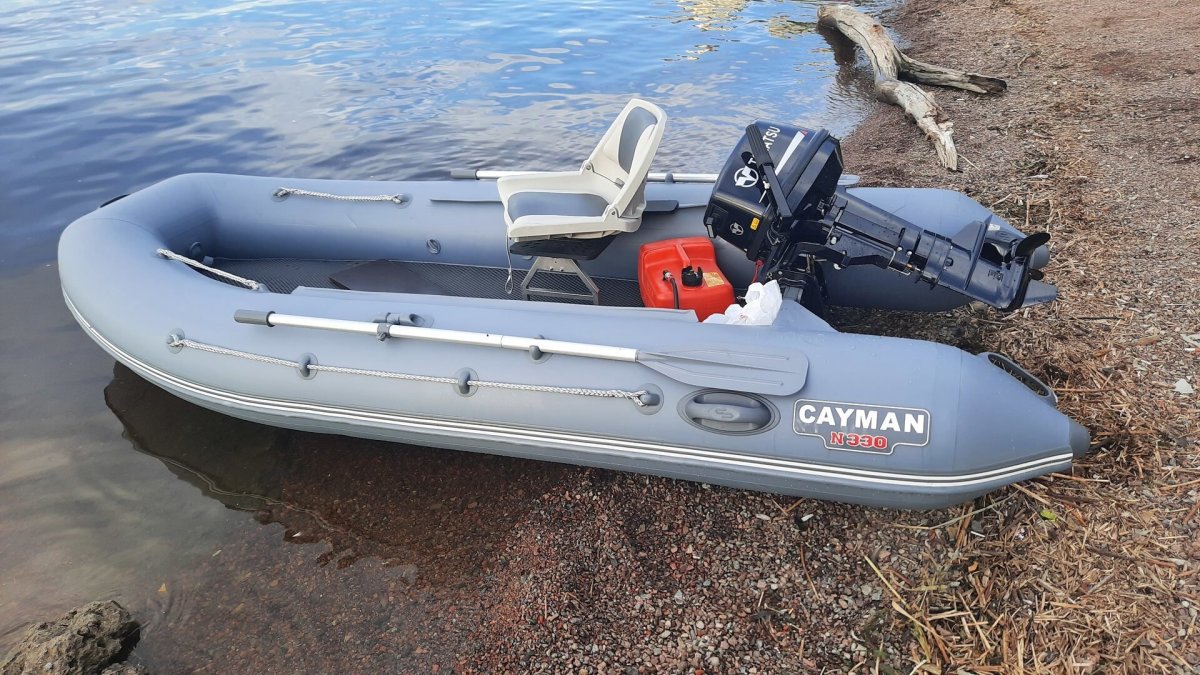 Лодка Кайман 360