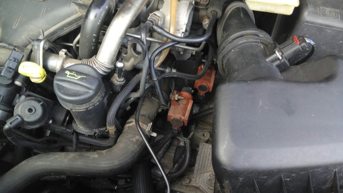 Форд Куга 2.0 дизель вакуумная трубка