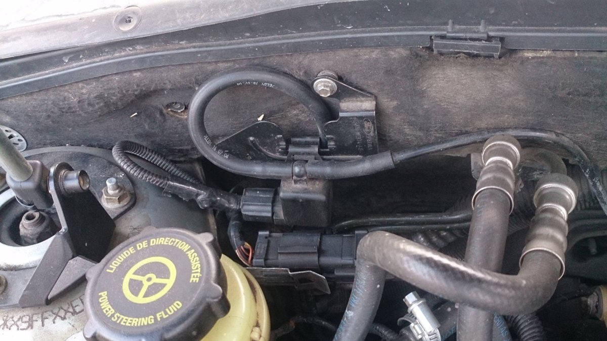 Клапан абсорбера Форд фокус 1 американец