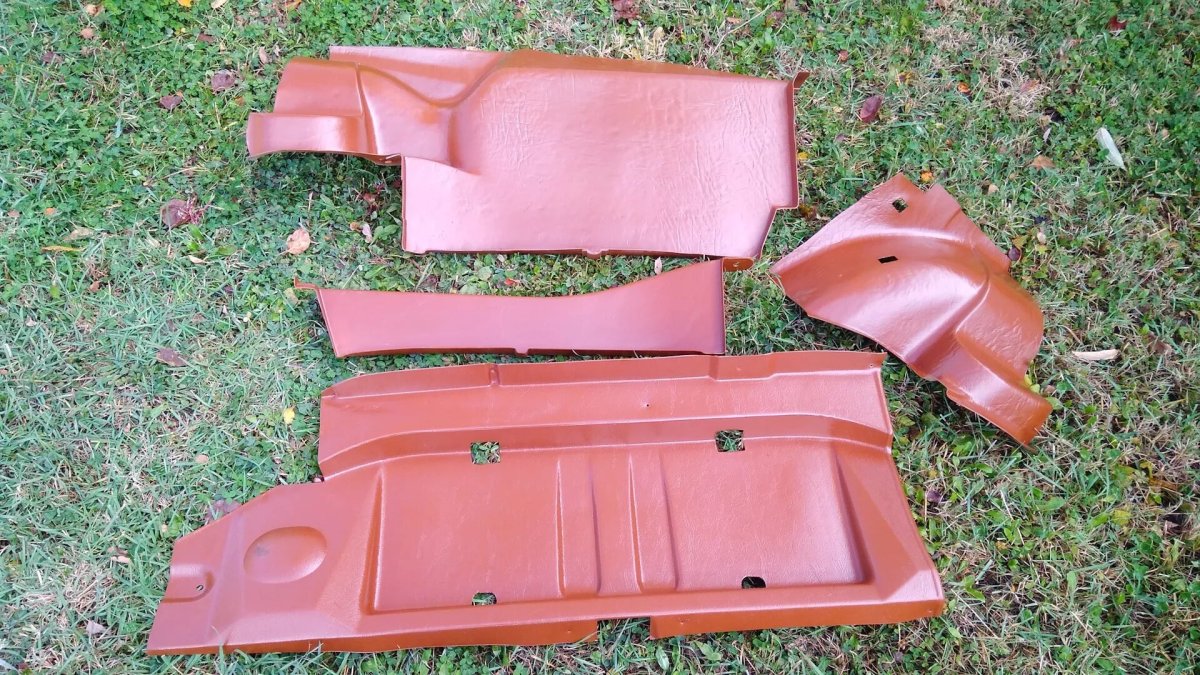 Обивка багажника ВАЗ 2105