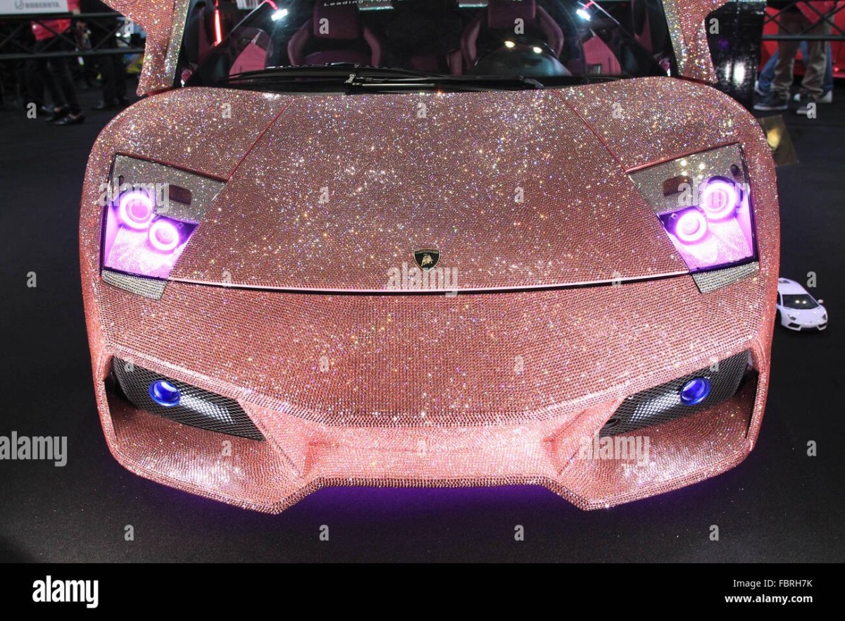 Розовая машина