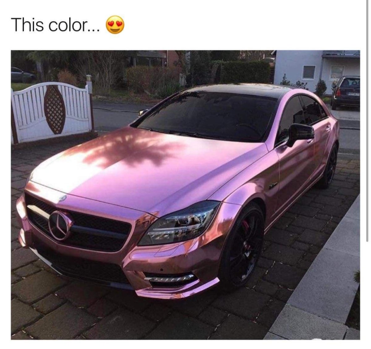 Mercedes CLS 63 розовый