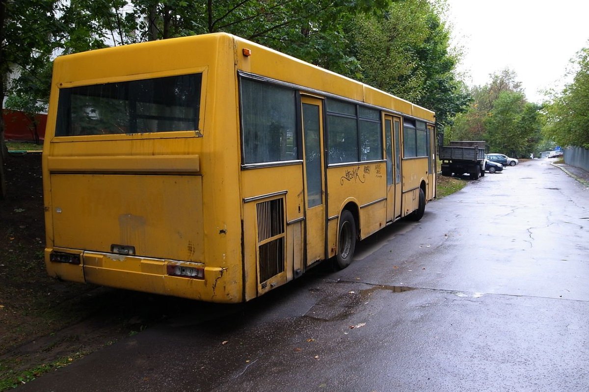 Автобус желтый