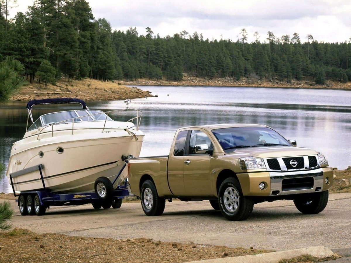 Nissan Patrol с катером