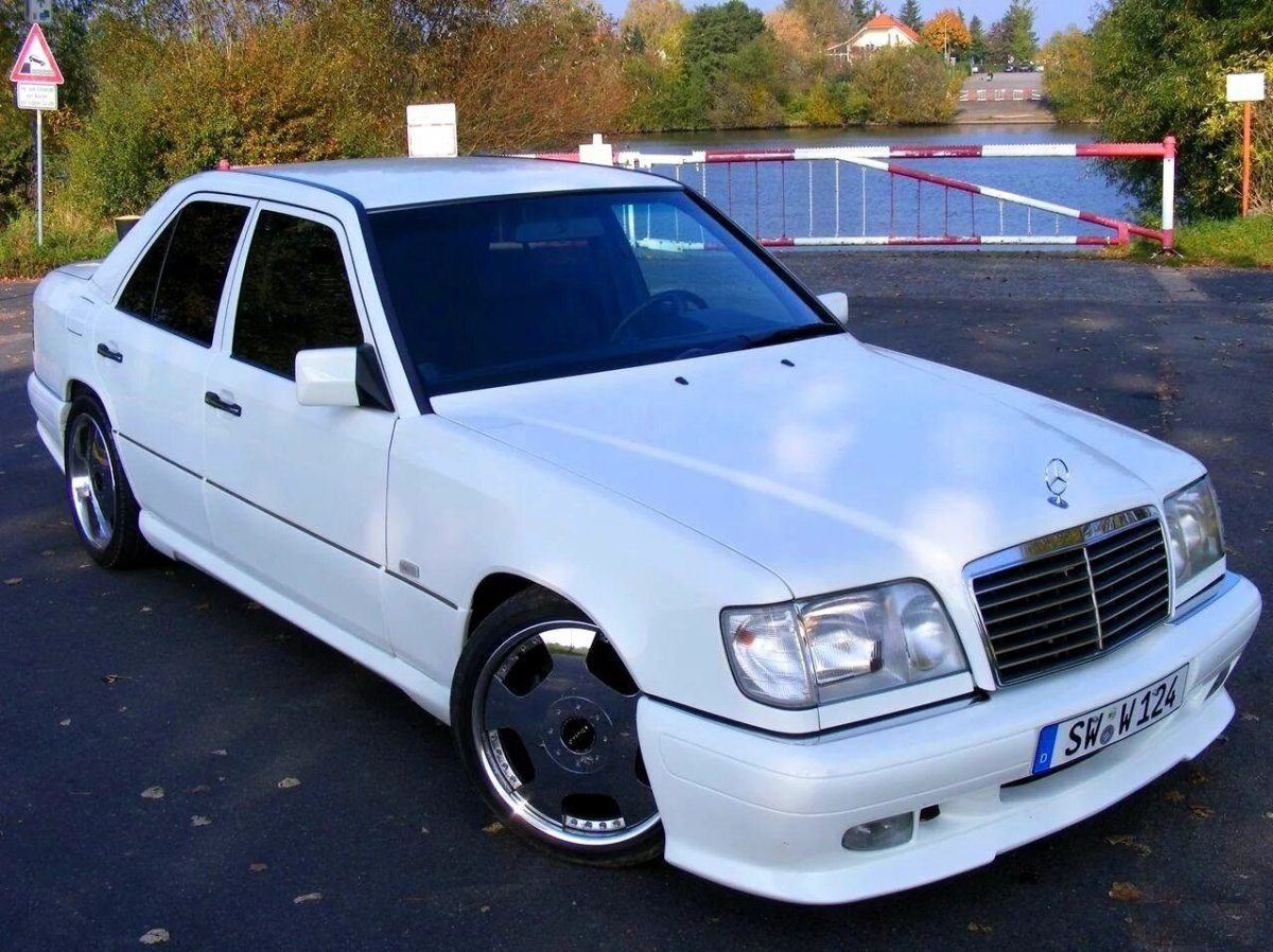 Mercedes-Benz w124 белый