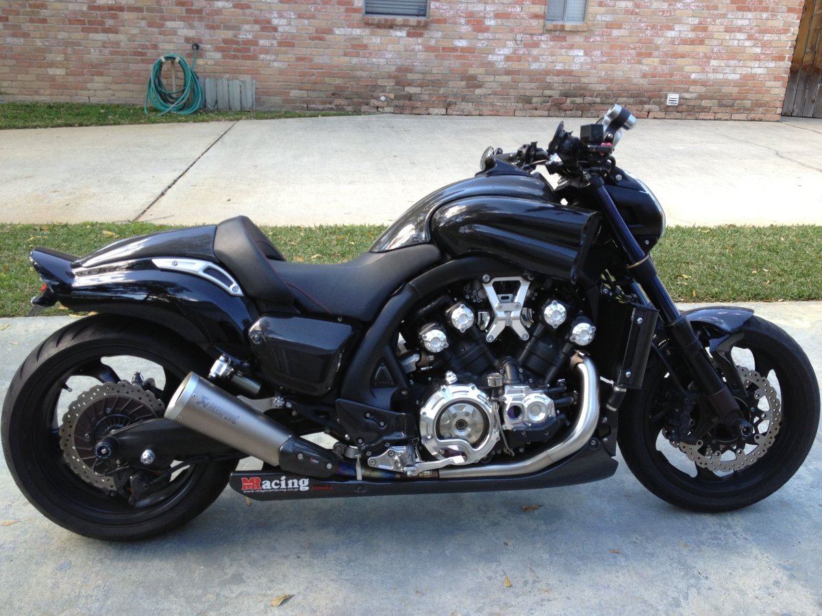 Ямаха в Макс 1700