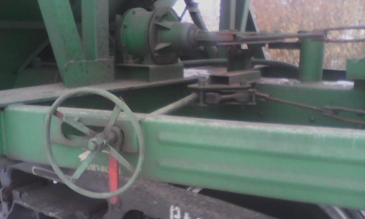 Привод стояночного тормоза грузового вагона