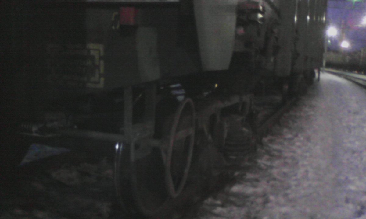 Привод стояночного тормоза электровоза