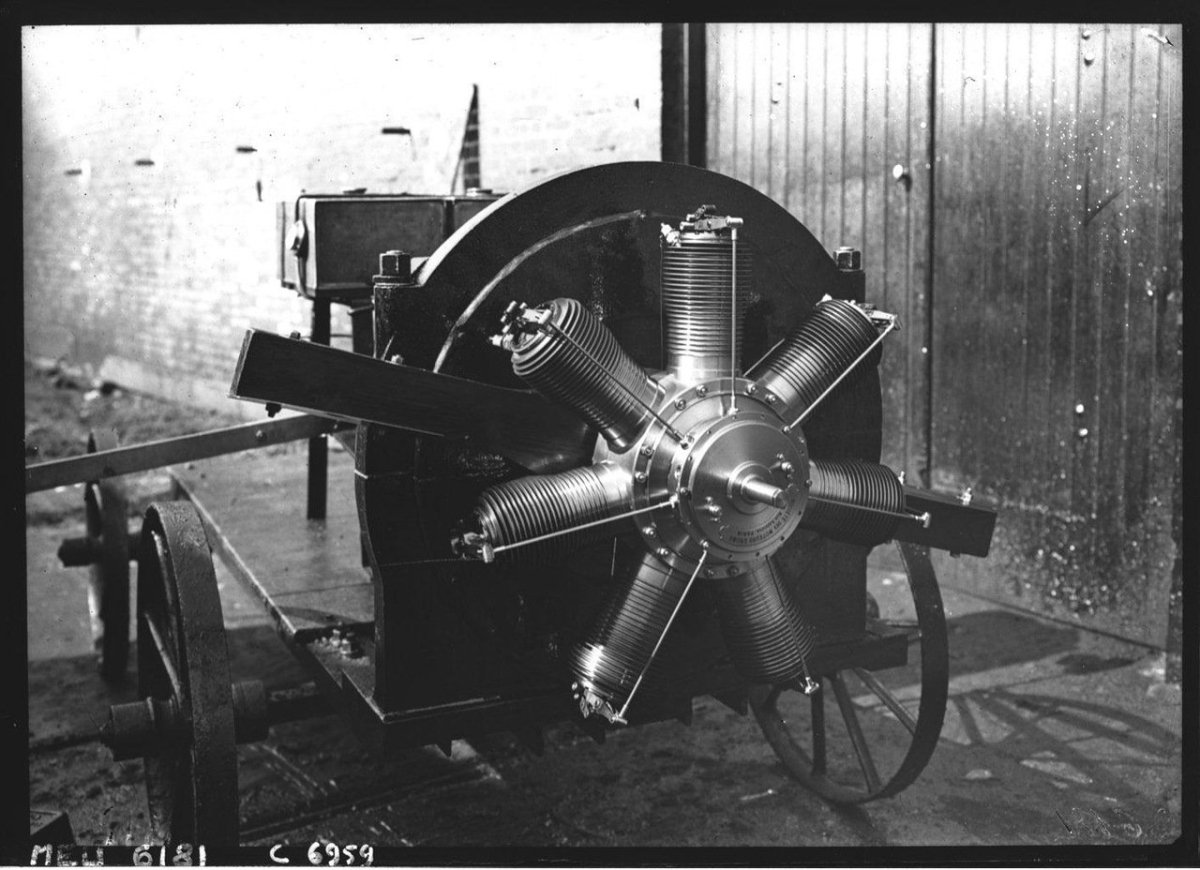 Двигатель Гном авиационный