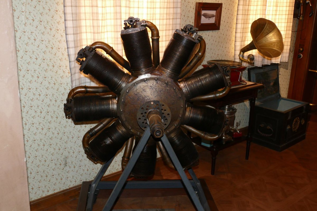 Поршневой авиационный двигатель