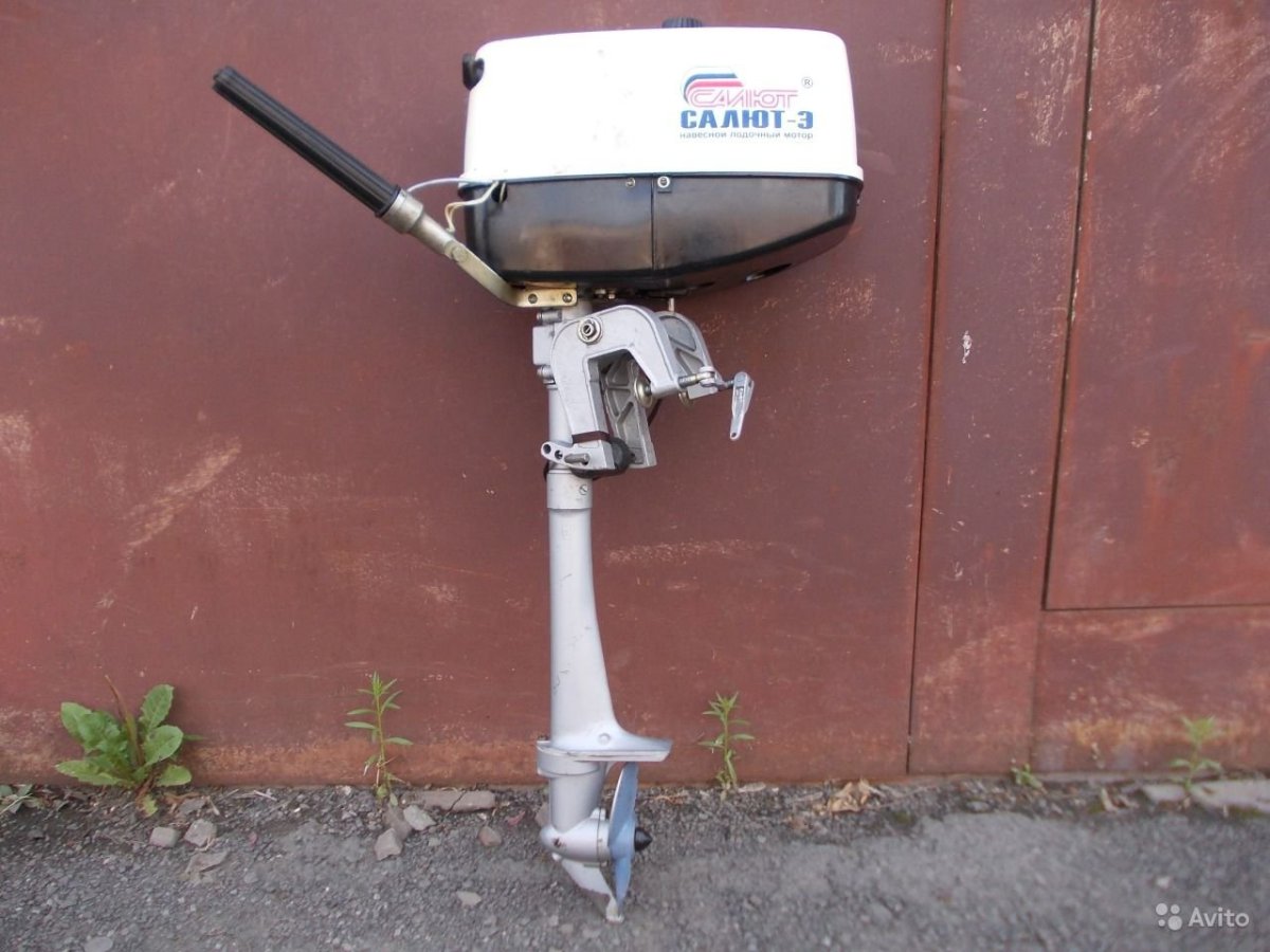 Лодочный мотор салют 2