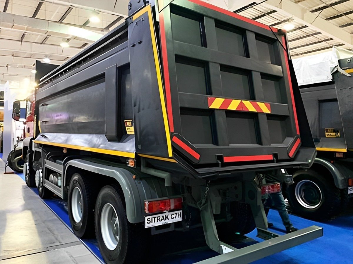Самосвал Sitrak c7h 8×4
