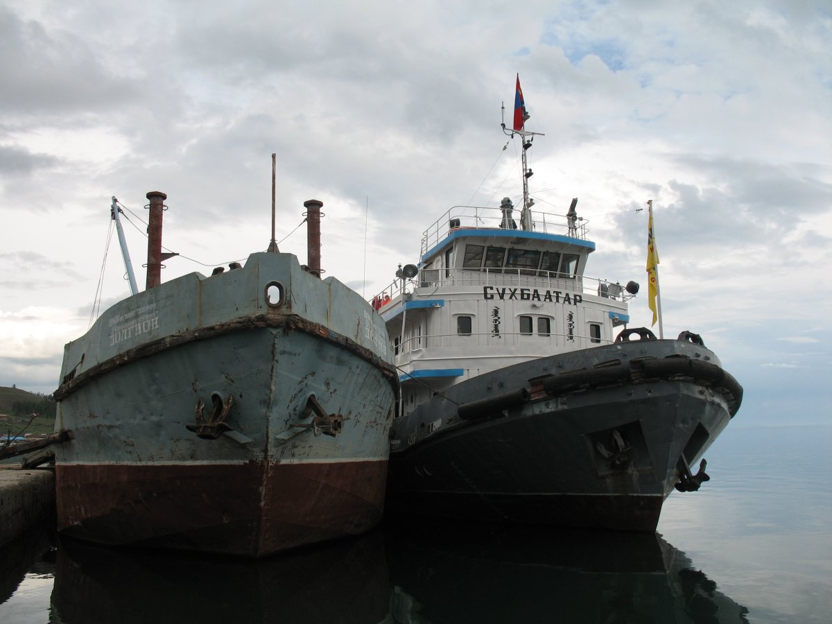 Теплоход «Сухэ-Батор»