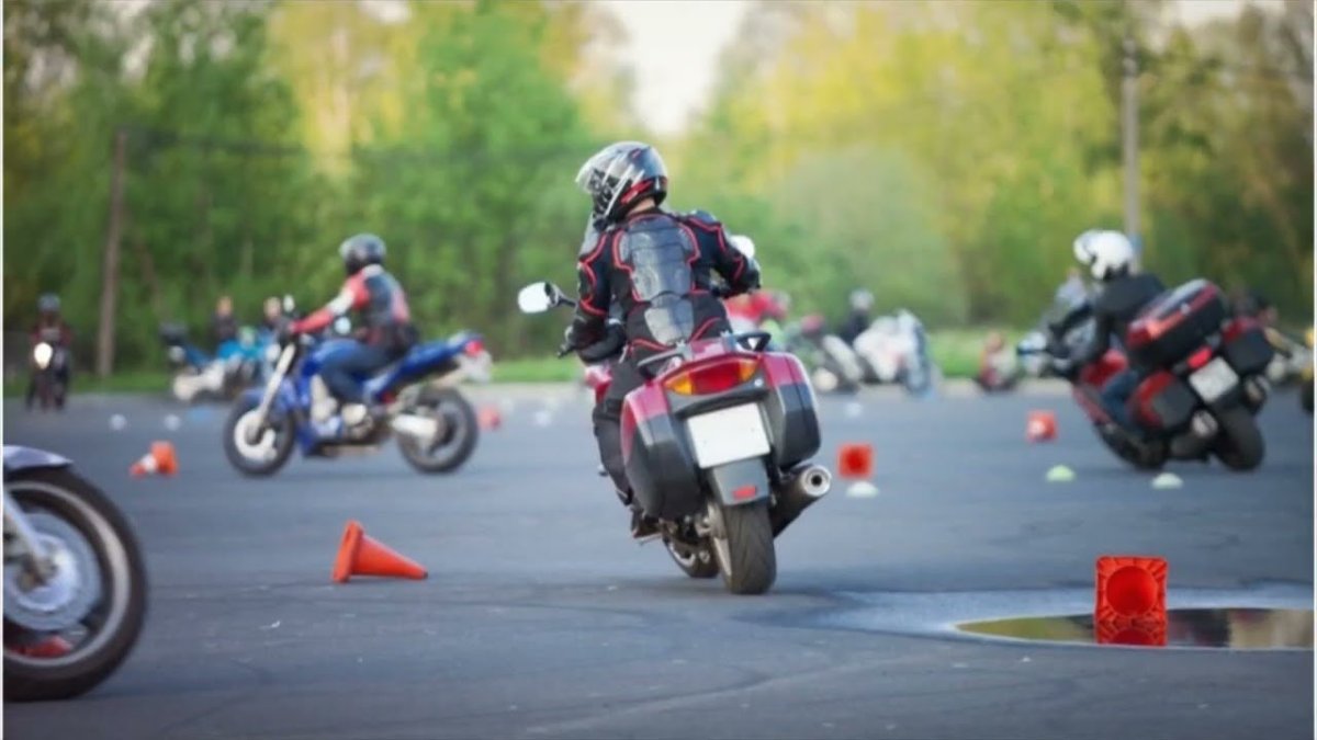 Контрруление на мотоцикле