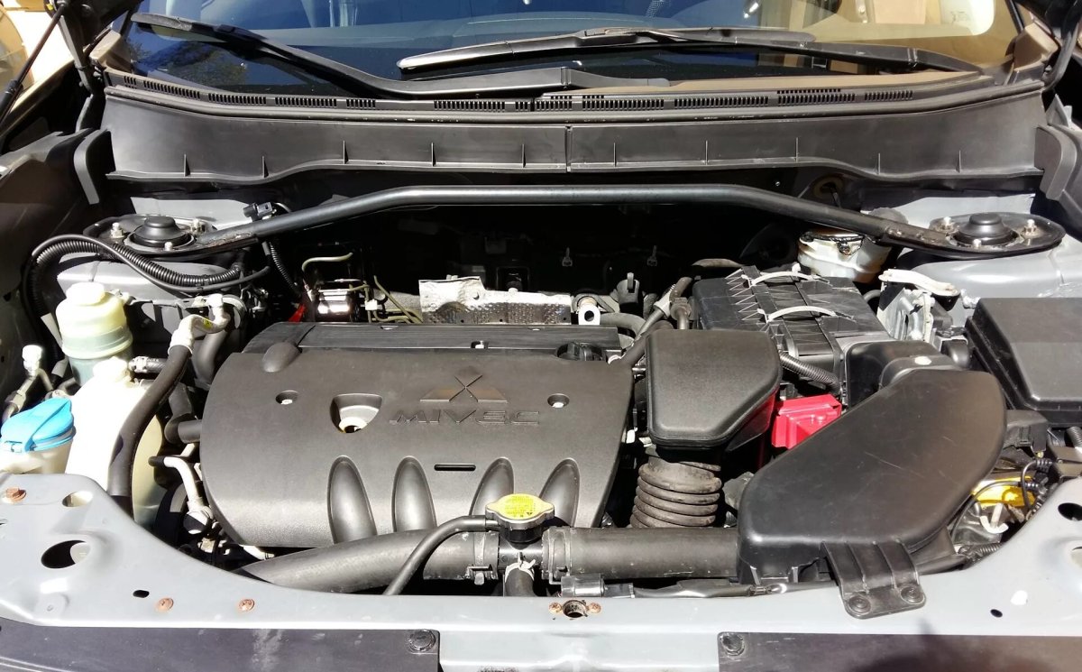 Под капотом Аутлендер ХЛ 2008