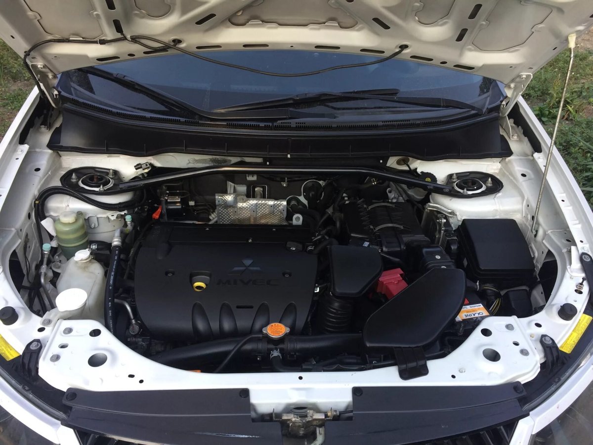 Outlander XL 2011 под капотом