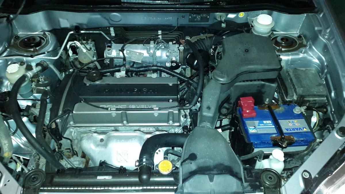 Mitsubishi Outlander, 2007 моторный отсек