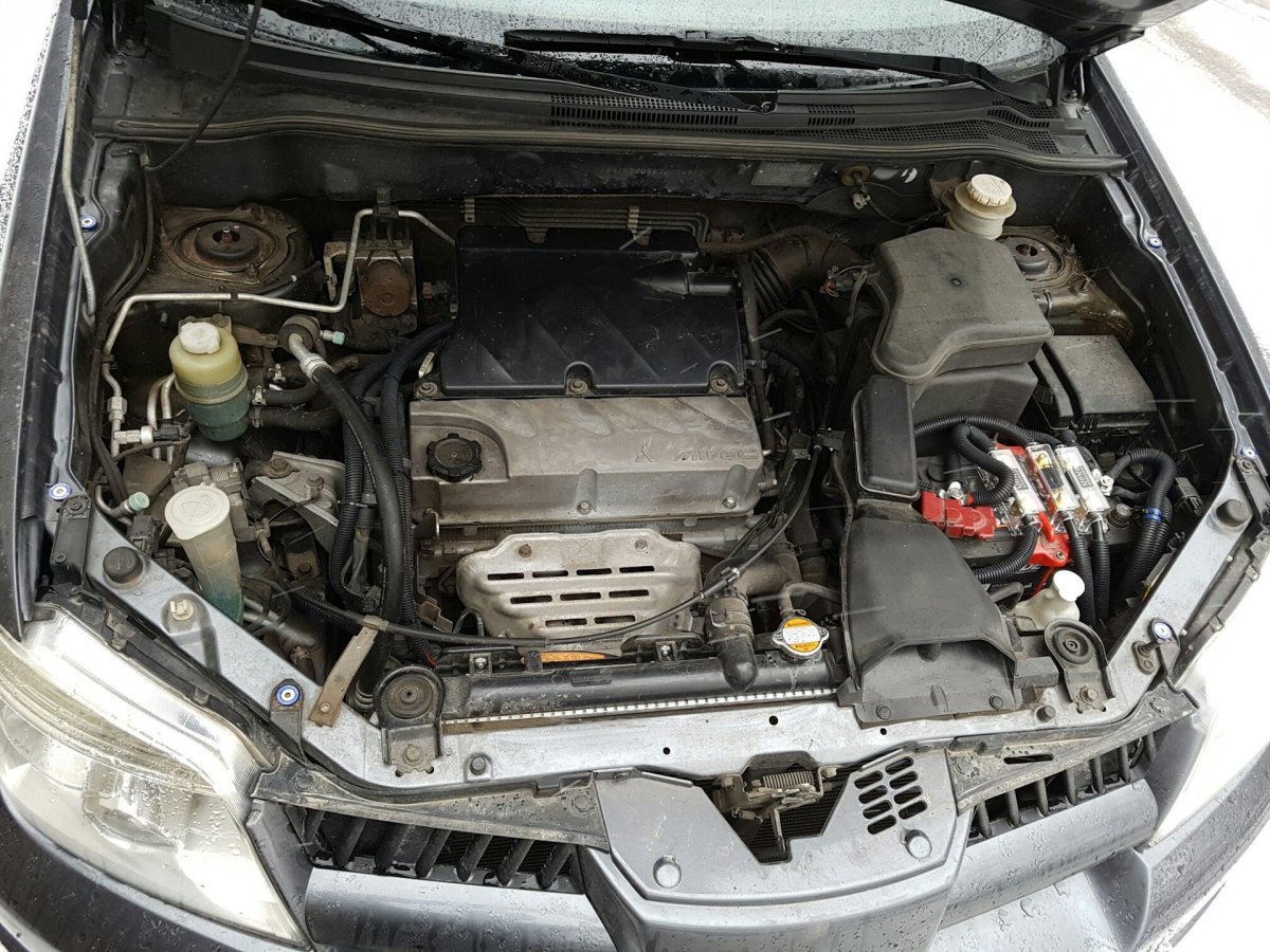 Аутлендер 1 под капотом