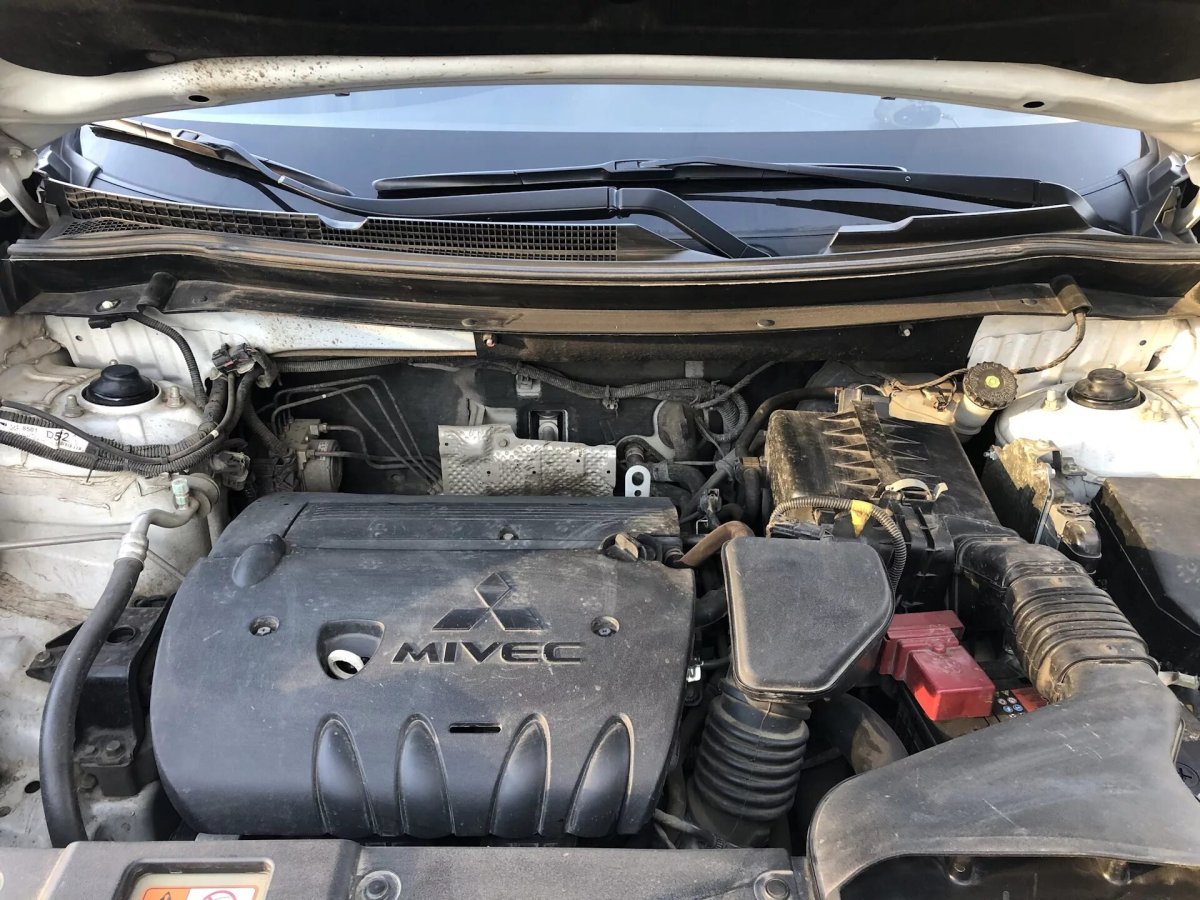 Аутлендер ХЛ 2.4 под капотом