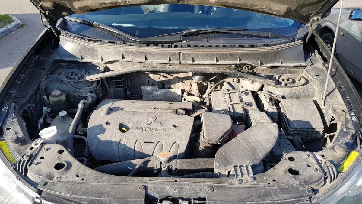 Аутлендер 2010 подкапотка