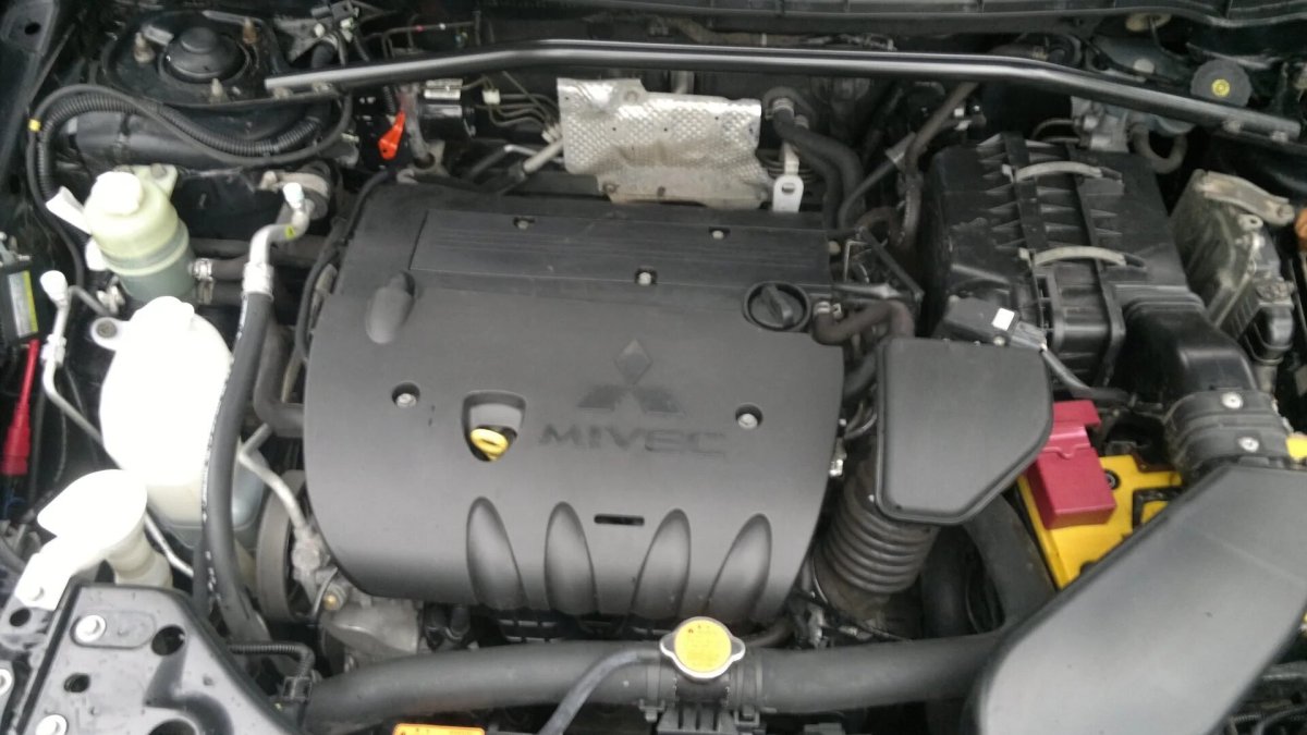 Mitsubishi Outlander 2.4 под капотом