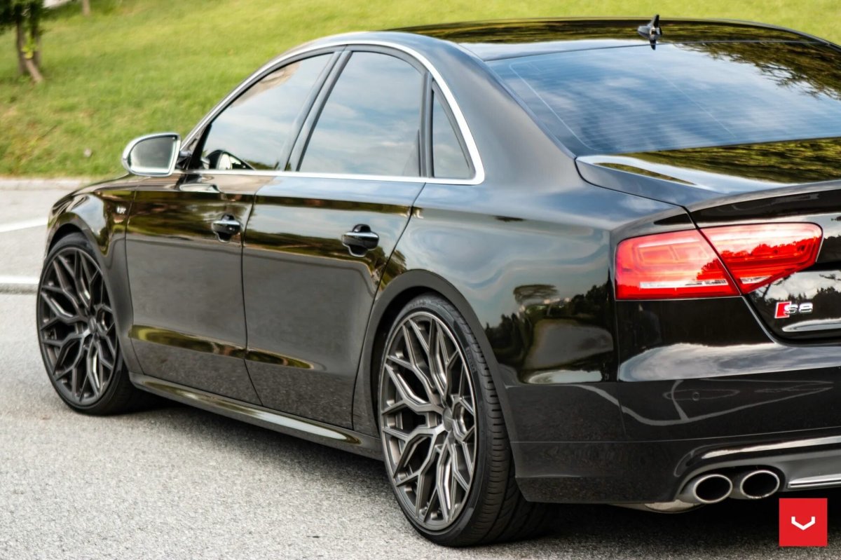 Audi s8 r20