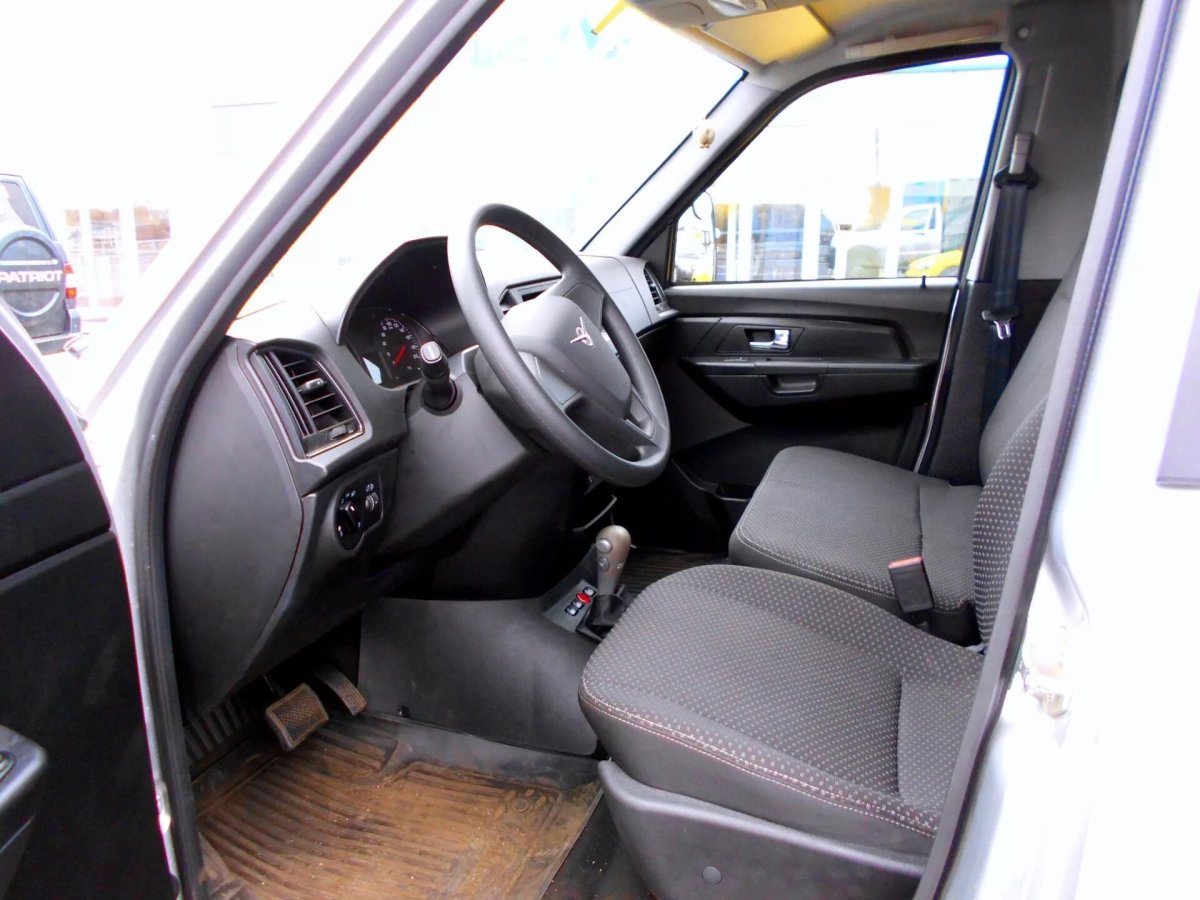 УАЗ Патриот 2017 салон