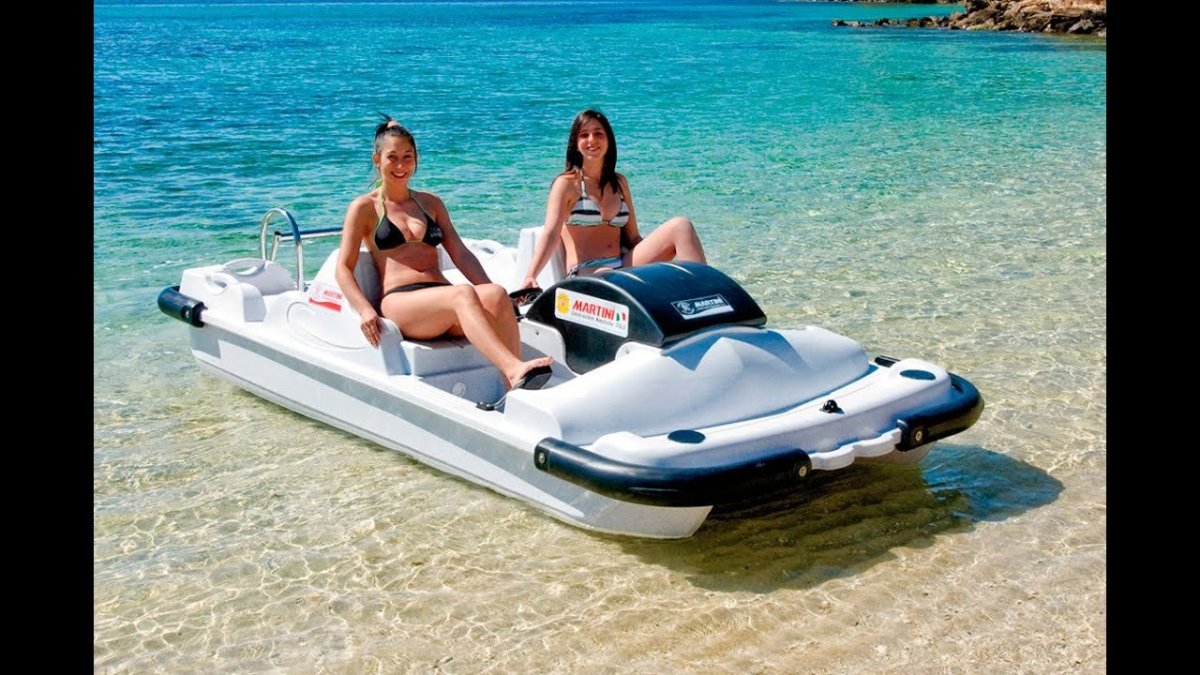 Катамаран прогулочный педальный