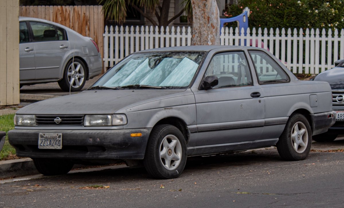 Nissan Sentra Coupe