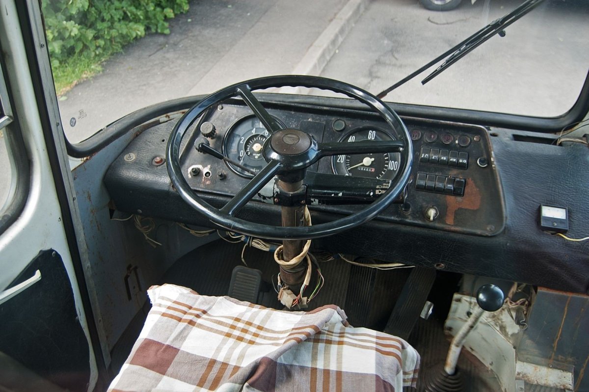 ЛАЗ 695е турист кабина