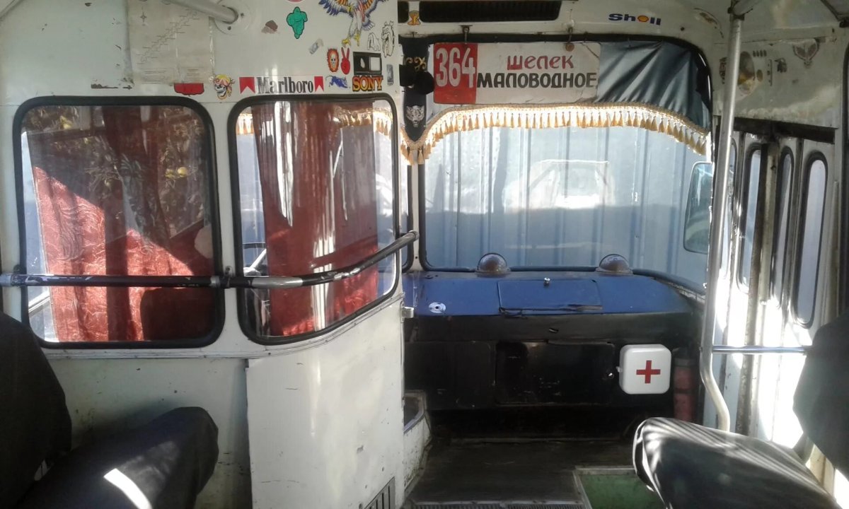 Автобус ЛАЗ 695 кабина