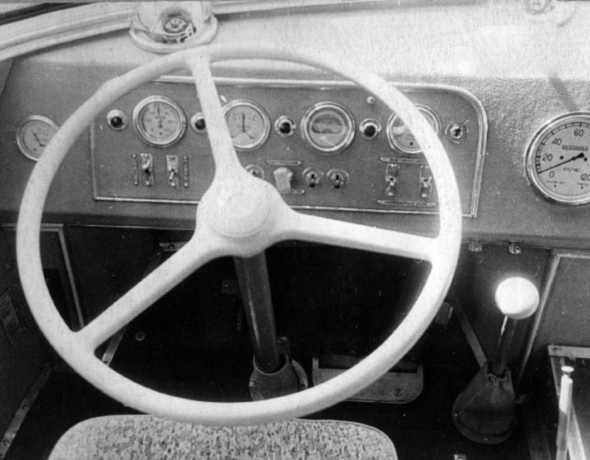 ЛАЗ 695е панель