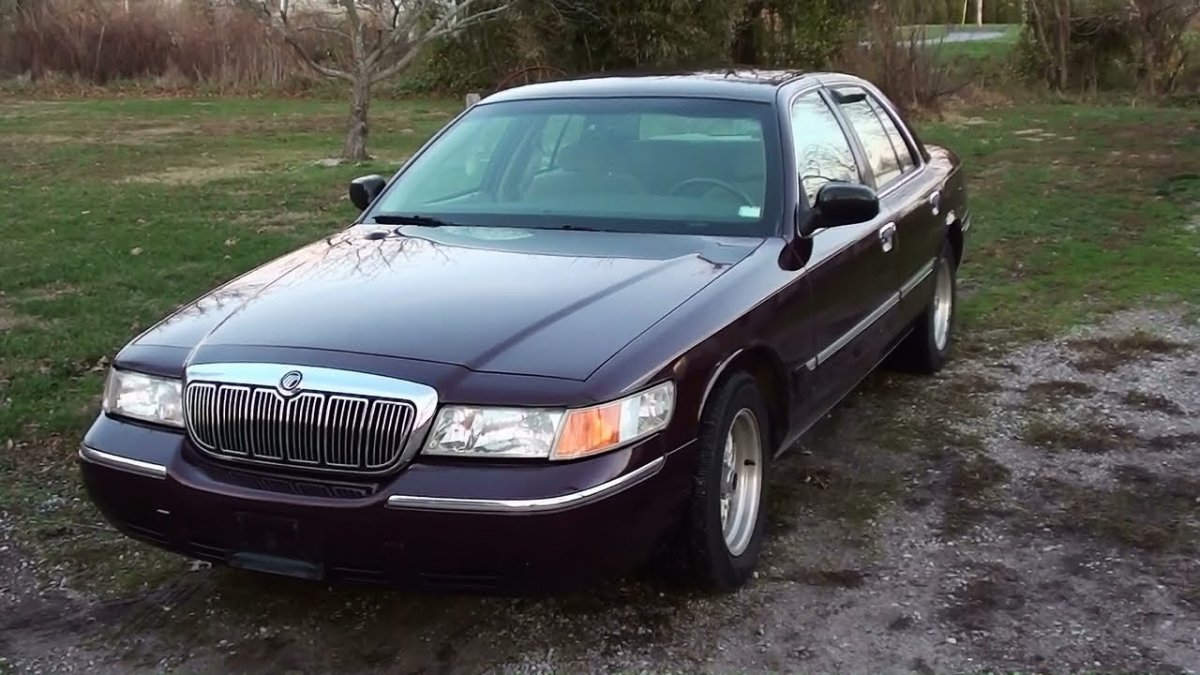 Ford Grand Marquis 2000