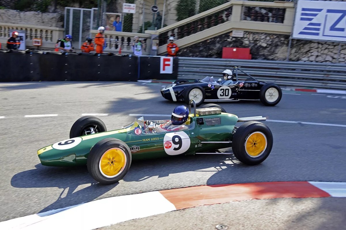Лотус гоночный