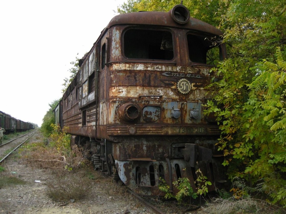 Заброшенные тепловозы тэп10