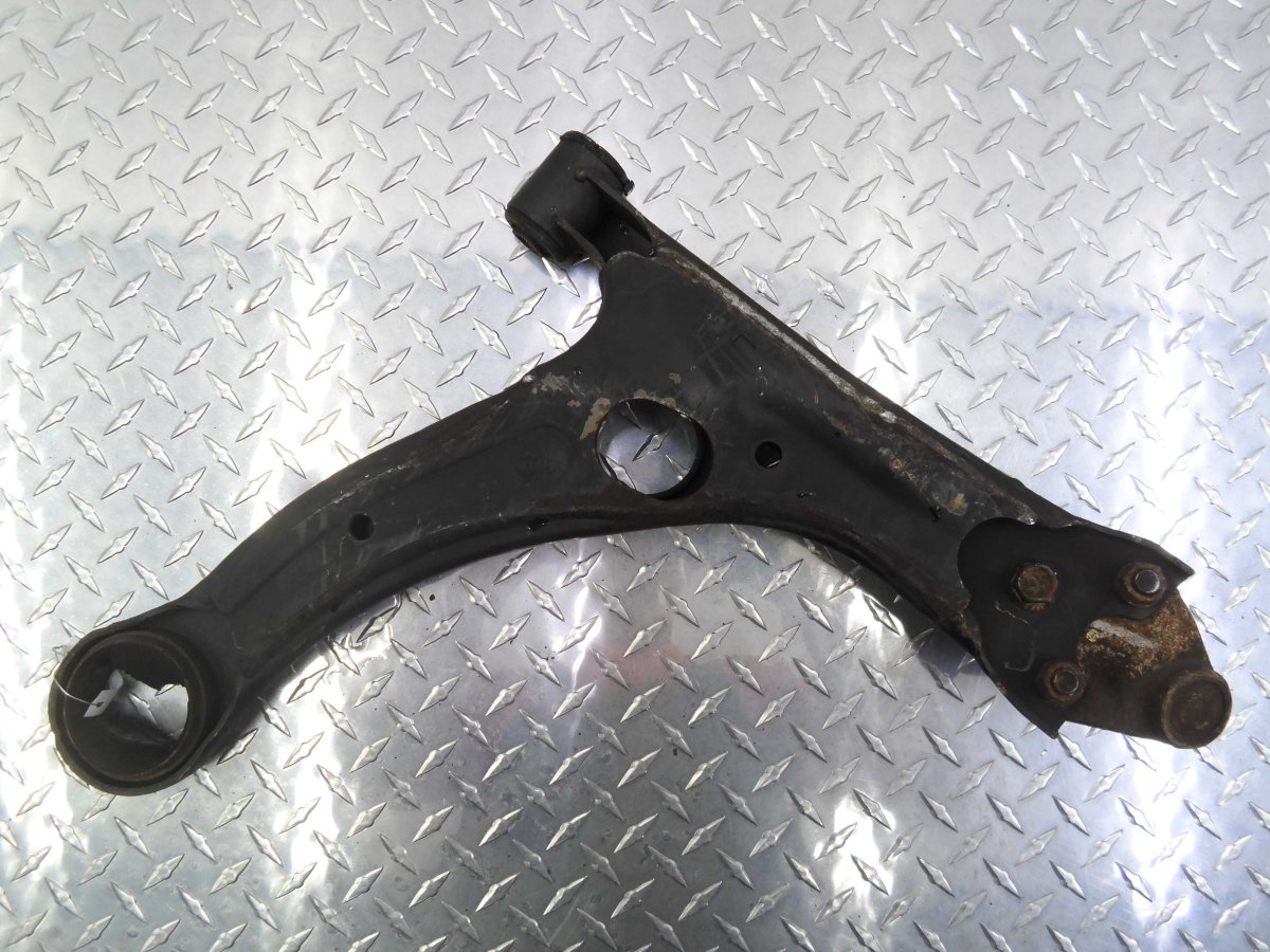 Рычаг передний Понтиак Вайб