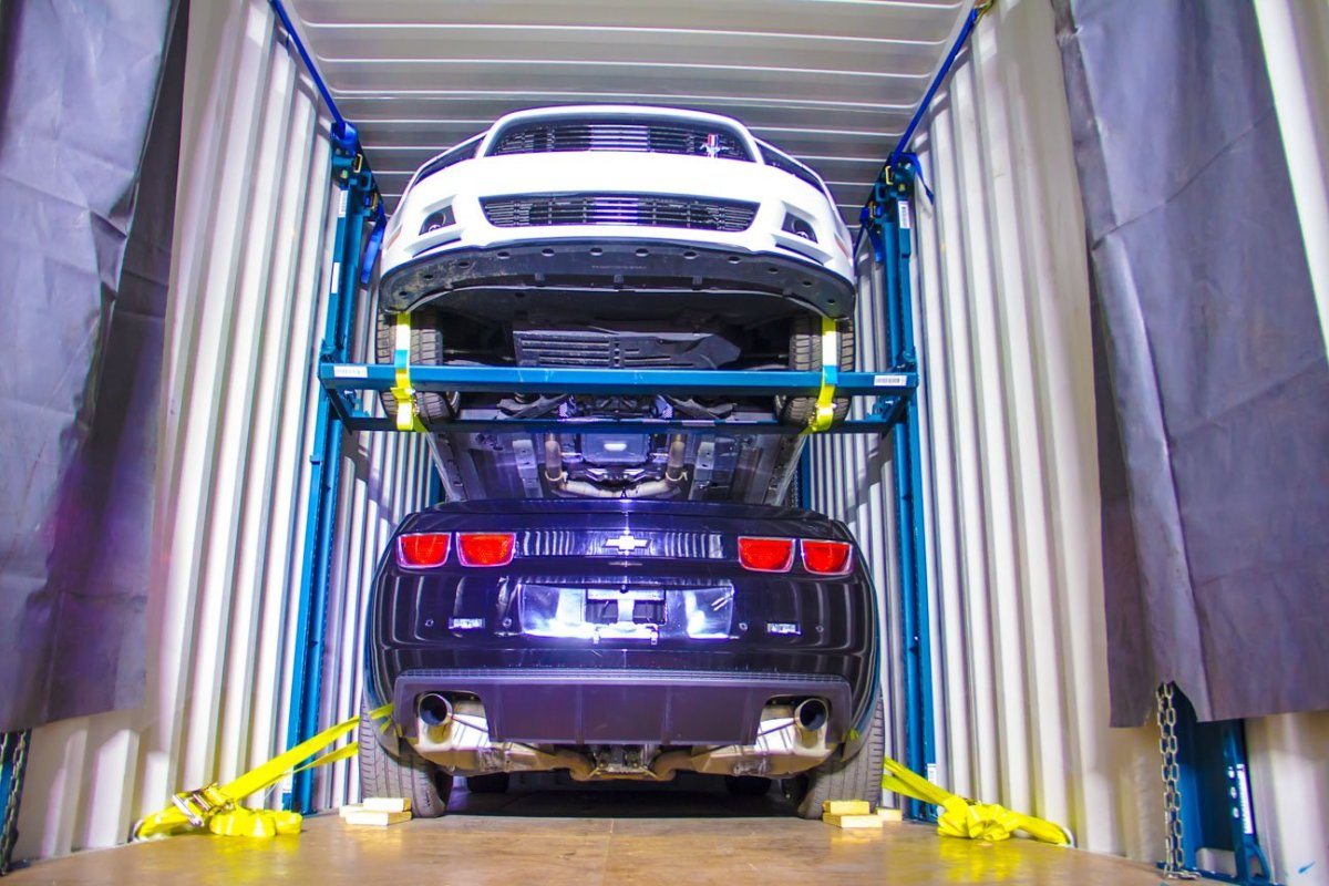 Перевозка машин в контейнере