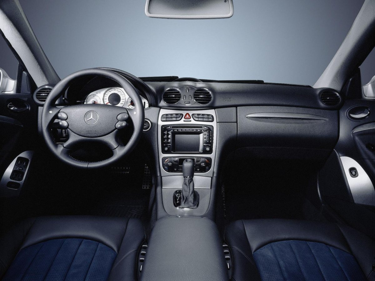 Mercedes CLK 2003 салон