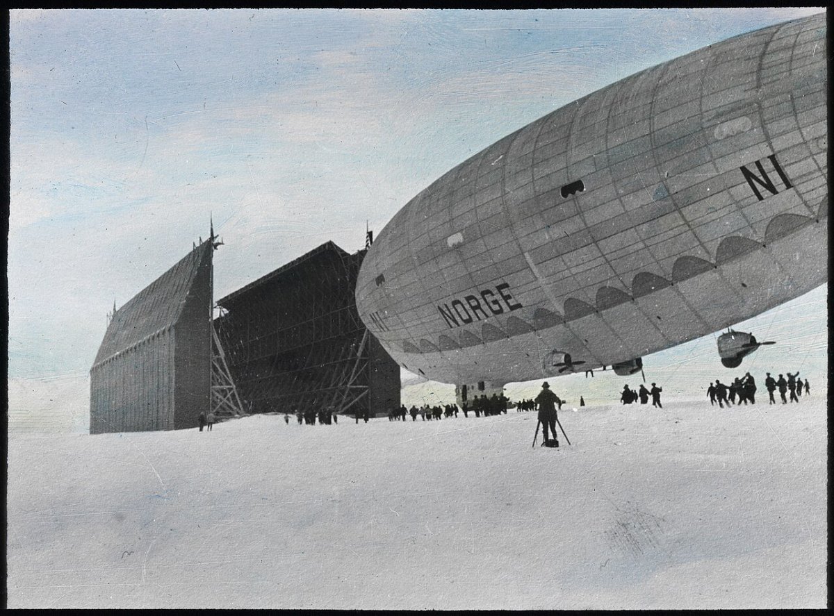 Амундсен и дирижабль Норвегия