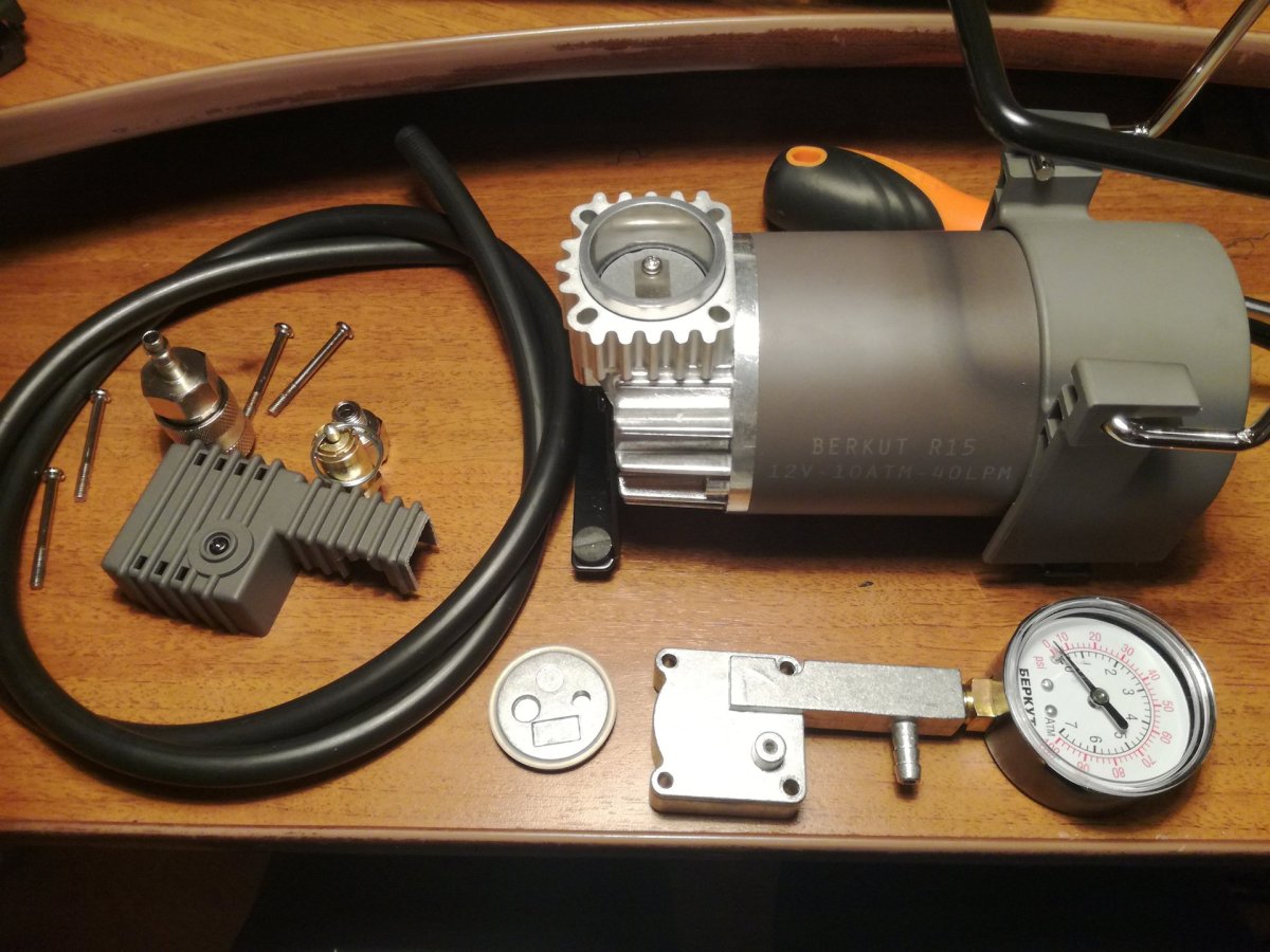 Автомобильный компрессор Berkut r17