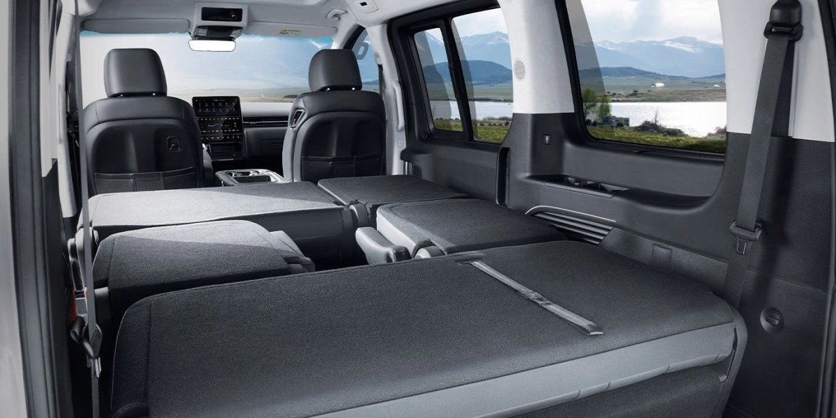 Минивэн Hyundai Staria 2023