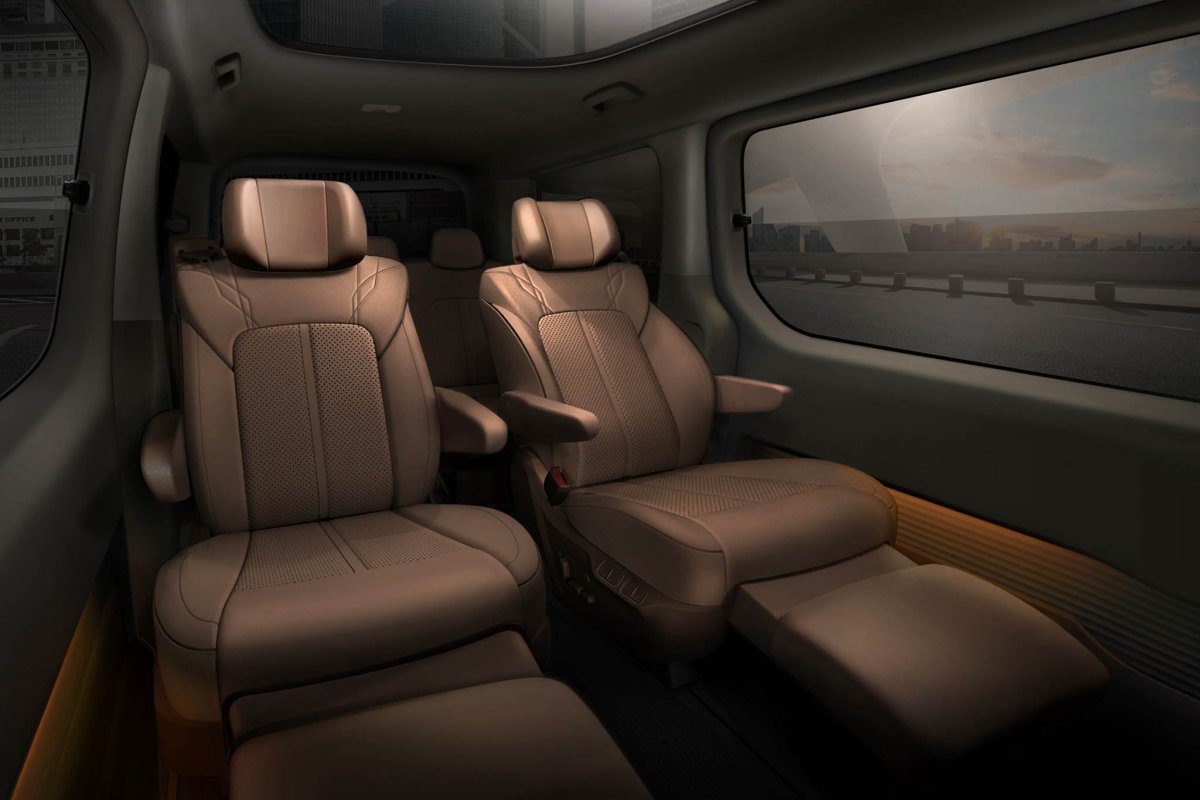 Новый Hyundai Staria 2022