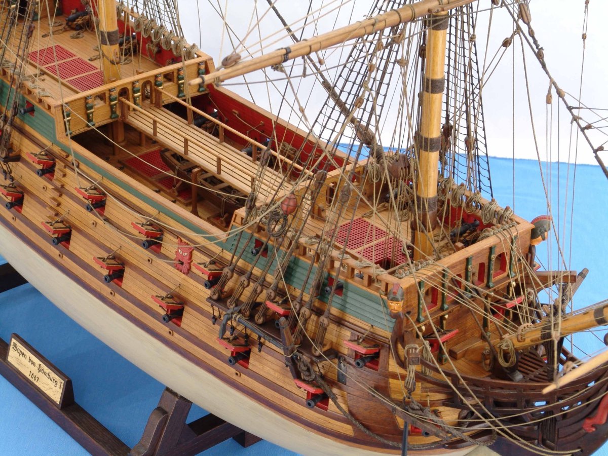 Ваппен фон Гамбург корабль