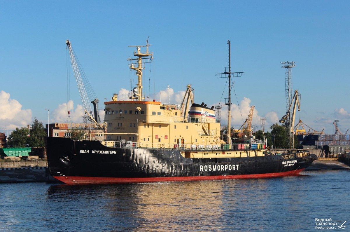 Теплоход толкач