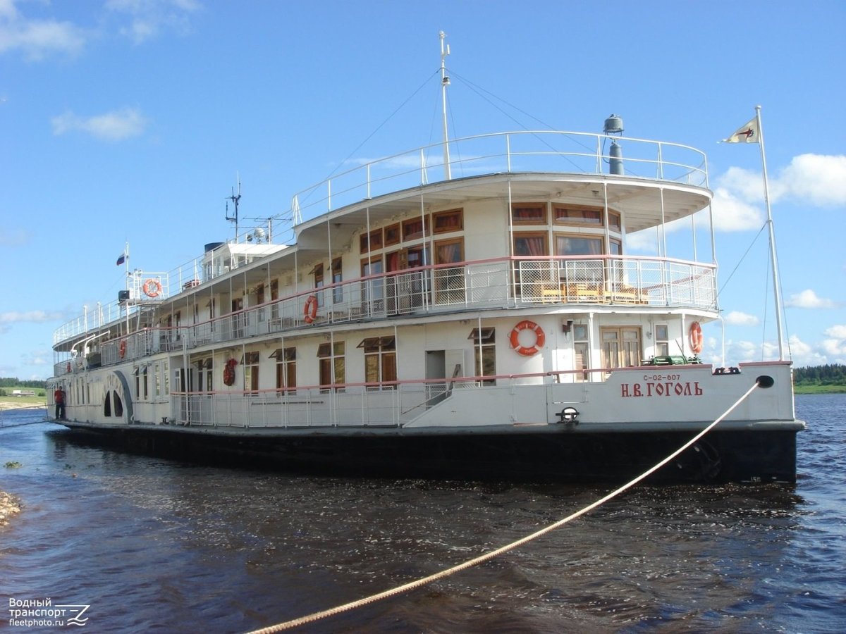 Rолесный пароход «н.в. Гоголь»