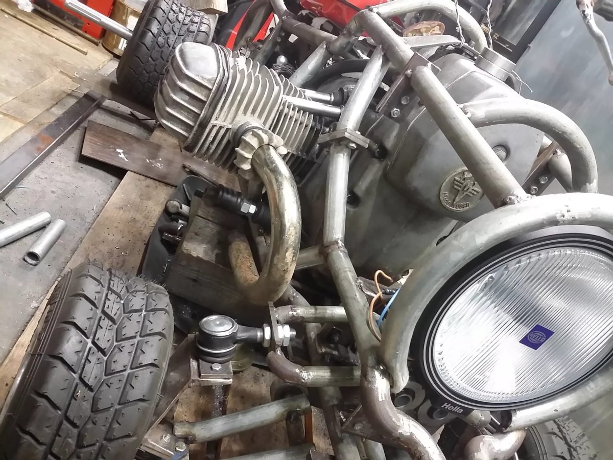 Мотоцикл с двигателем ВАЗ 2103