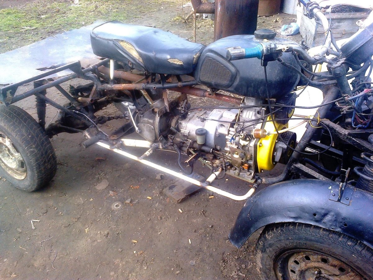 Трайк Урал с двигателем ВАЗ 2109