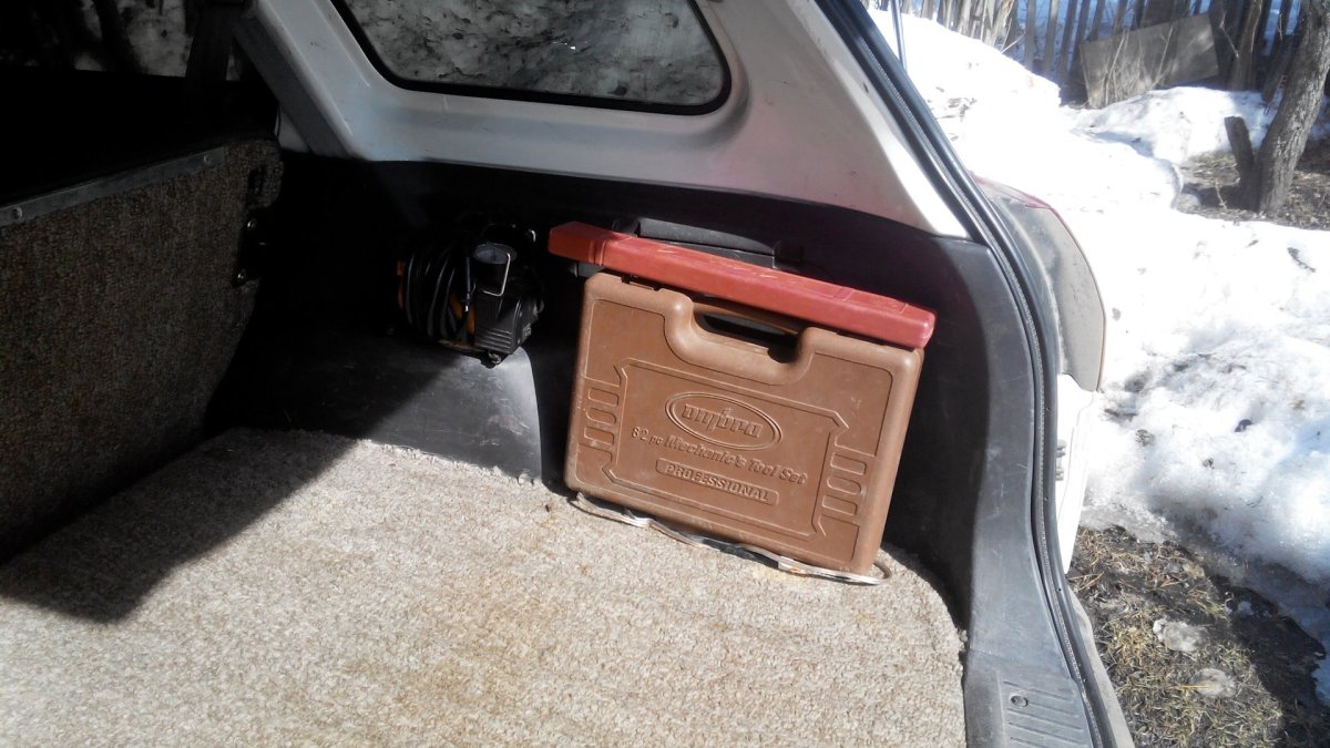 Ниссан ад уплотнитель багаж 1997