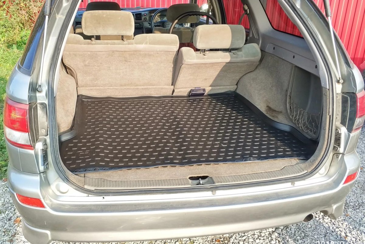 Nissan Avenir багажник