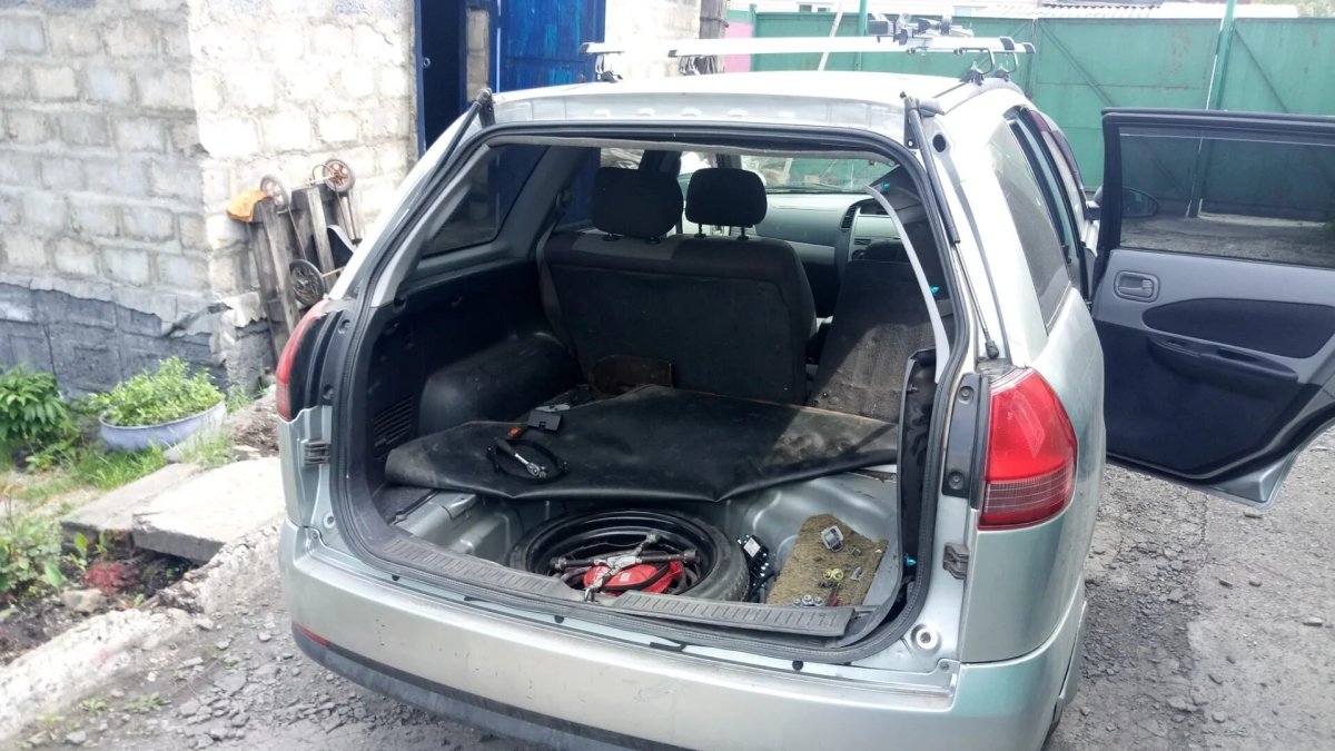 Nissan Wingroad 2003 багажник